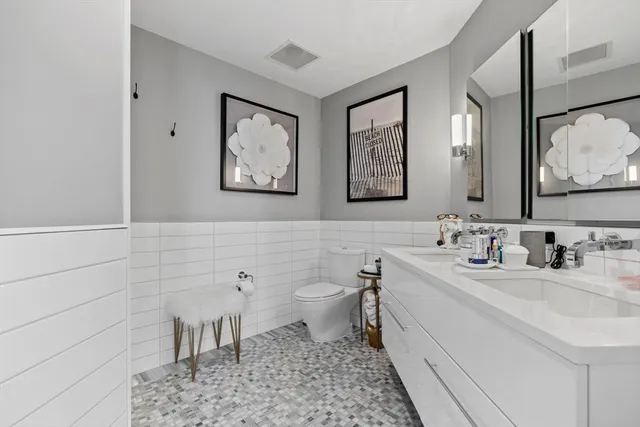 $1,998,000 | 110 Broad Street, Unit 602, Boston, MA 02110