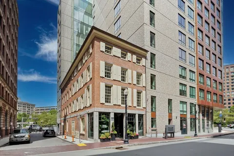 $1,998,000 | 110 Broad Street, Unit 602, Boston, MA 02110