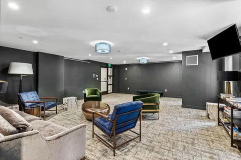 $1,998,000 | 110 Broad Street, Unit 602, Boston, MA 02110