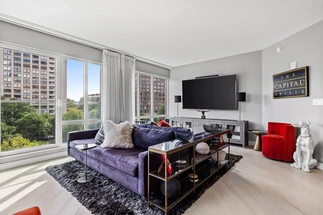 $1,998,000 | 110 Broad Street, Unit 602, Boston, MA 02110