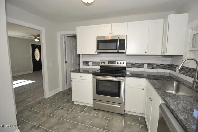 $429,900 | 49 Osborne Road, Colonie, NY 12205