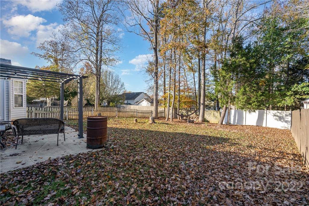 6038 Raisin Tree Lane Charlotte, NC 28215 - Photo 16 of 18 Gallery Image 16