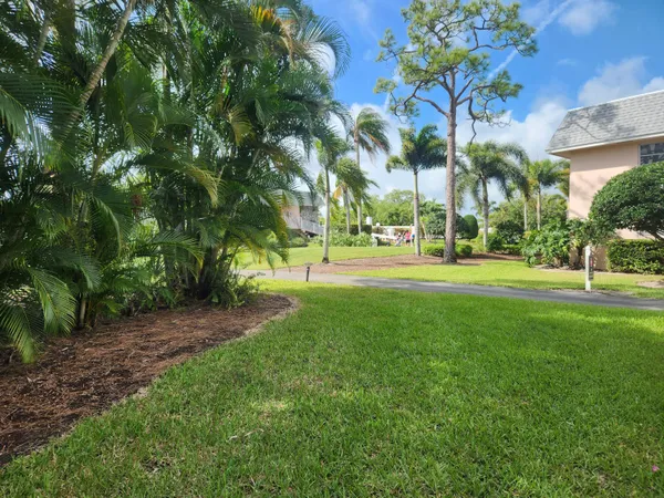 $165,000 | 18081 Southeast Country Club Drive, Unit 259, Tequesta, FL 33469