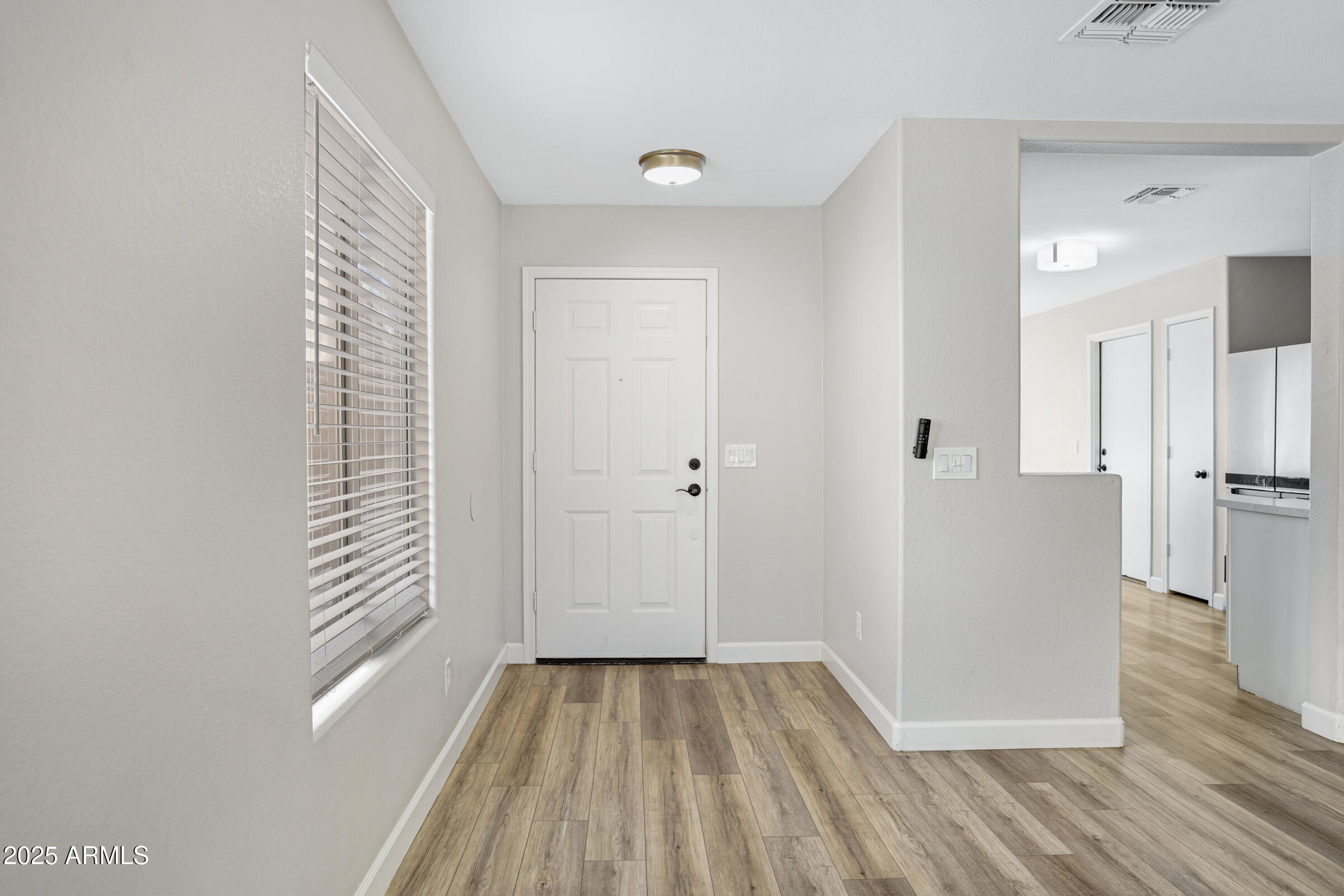 2625 East Beverly Road Phoenix, AZ 85042 - Photo 7 of 53 2625 E Beverly Rd-7