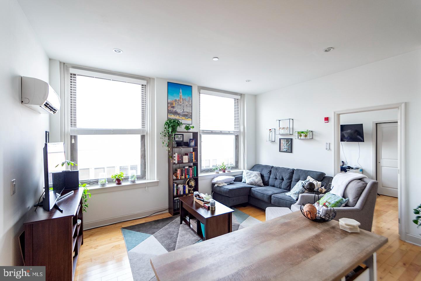 427 Monroe Street, Unit 202 Philadelphia, PA 19147 - Photo 3 of 14