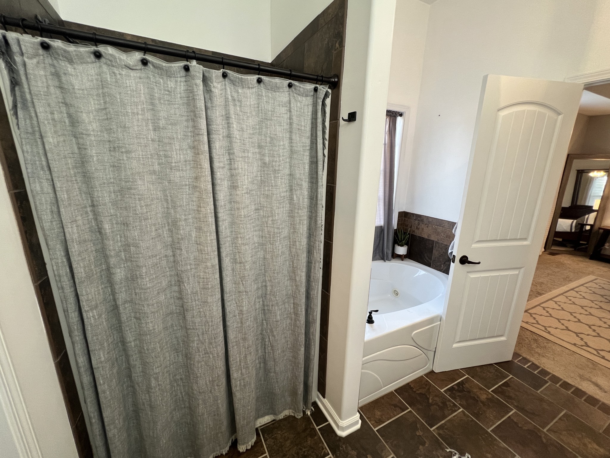 3785 Suiter Road Clarksville, TN 37040 - Photo 12 of 21 a bathroom with a sink and a mirror