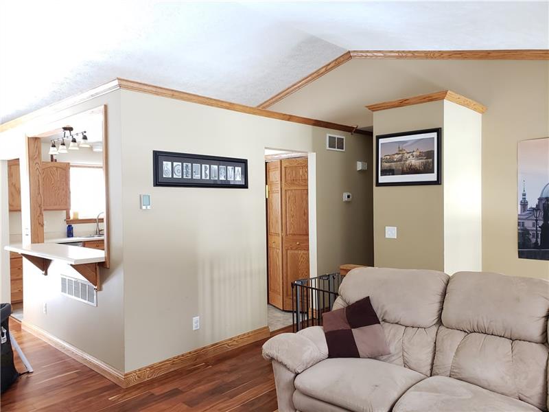 136 Claytonia Road Butler, PA 16001 - Photo 4 of 25