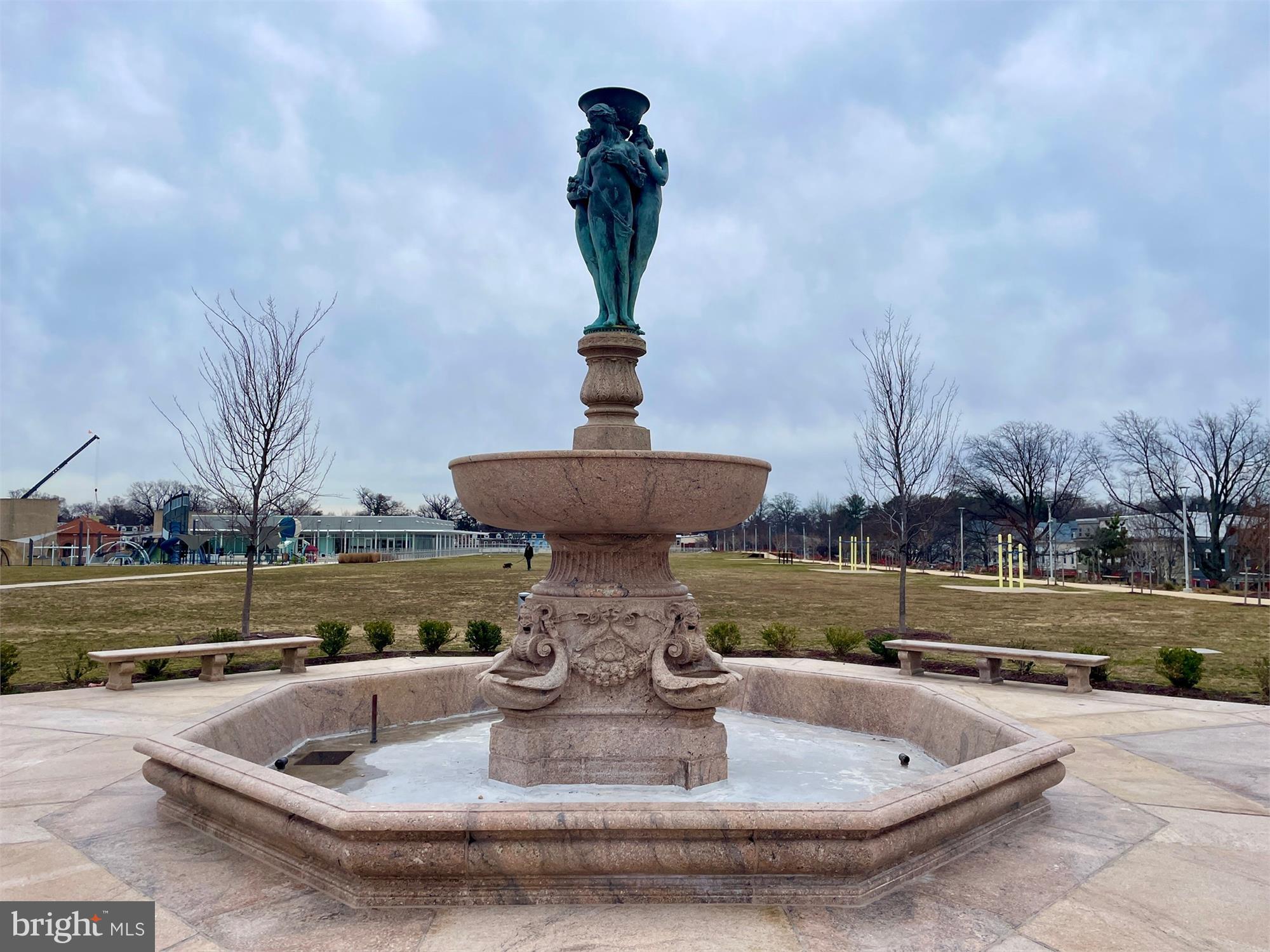 309 Elm Street Northwest Washington, DC 20001 - Photo 78 of 106 a view of a fountain in the terrace