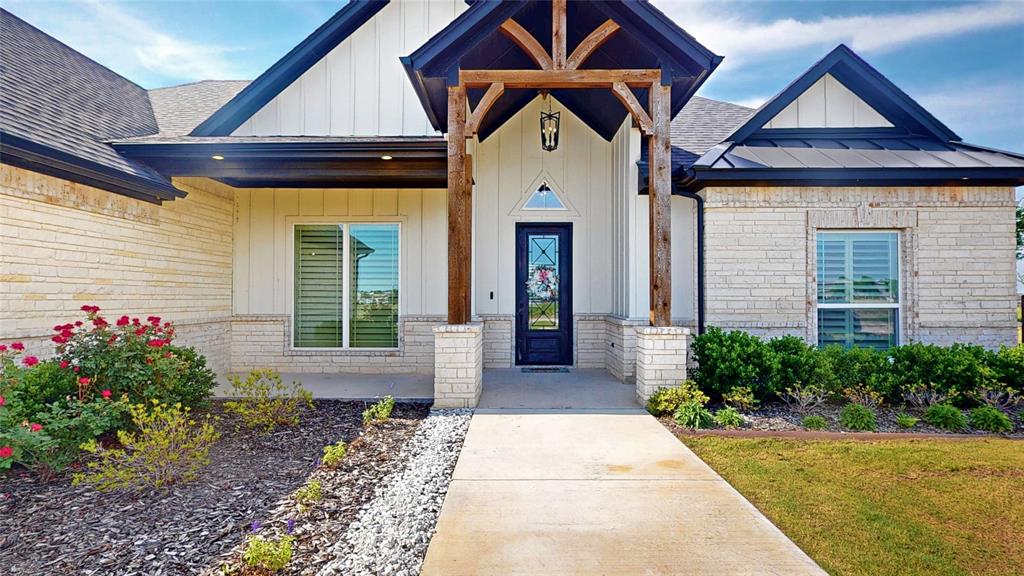 138 Chisos Drive Decatur, TX 76234 - Photo 2 of 40
