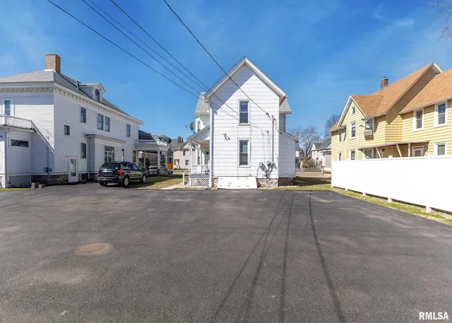 $499,900 | 1440 12th Street, Moline, IL 61265