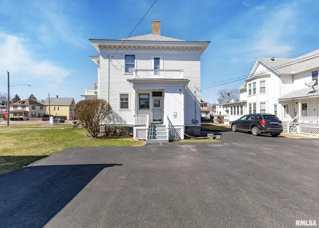 $499,900 | 1440 12th Street, Moline, IL 61265