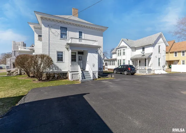 $499,900 | 1440 12th Street, Moline, IL 61265