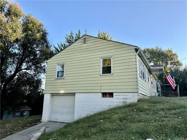 $129,900 | 1831 Martha Lane, St. Joseph, MO 64501