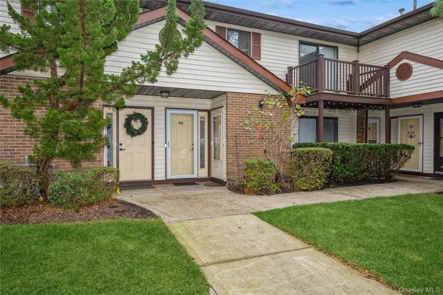 $399,999 | 615 Broadway, Unit 68, Babylon, NY 11701