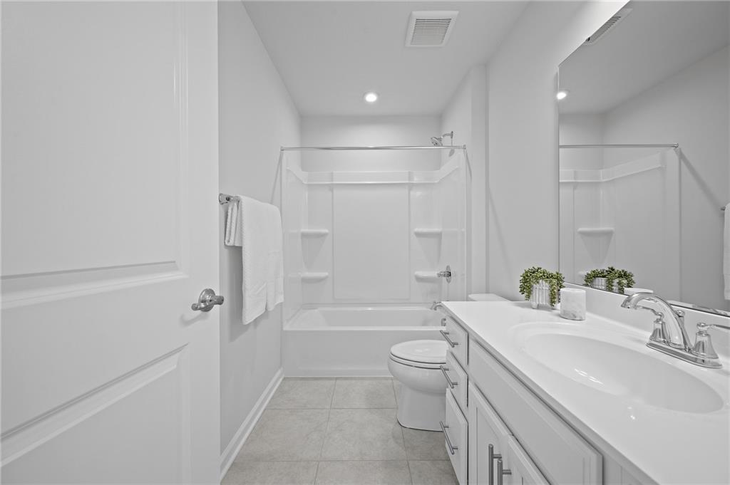 440 Sarjean Way Zelienople, PA 16063 - Photo 28 of 50 Hall bath