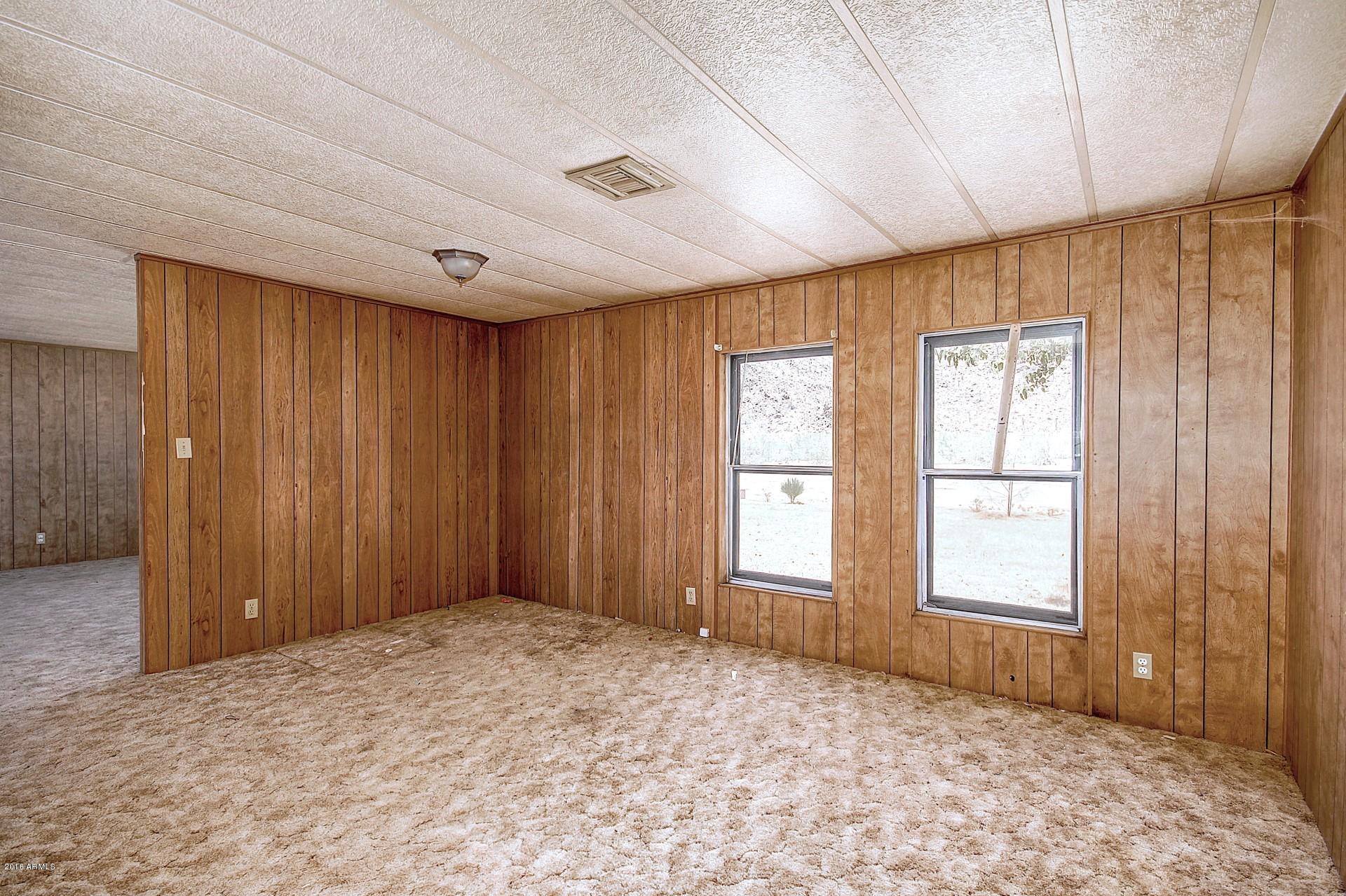 11880 North Johnson Road Maricopa, AZ 85139 - Photo 18 of 25 LIVING ROOM
