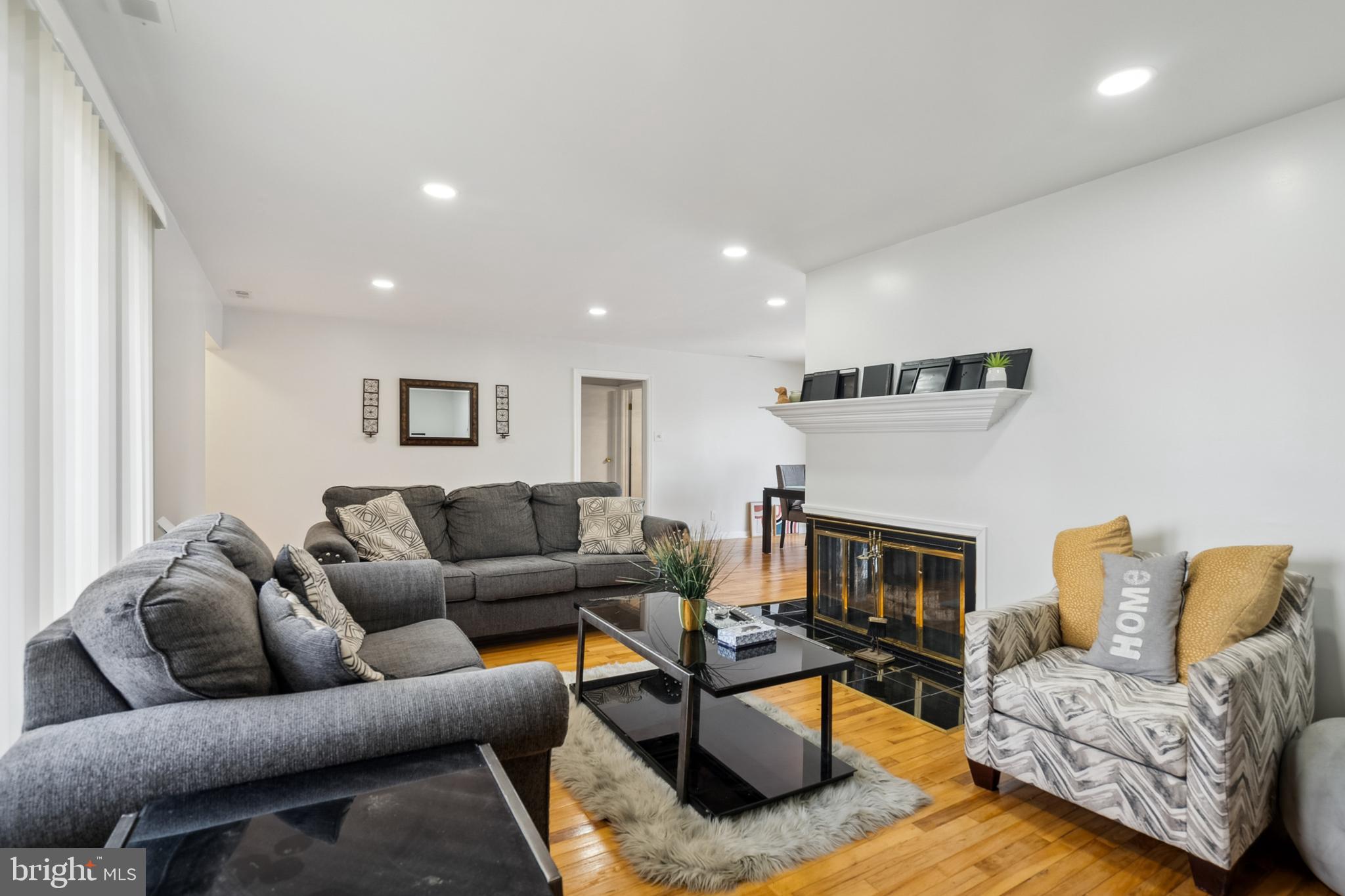 9504 Rising Sun Avenue Philadelphia, PA 19115 - Photo 5 of 25