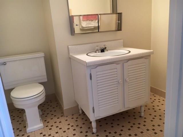285 Foxcroft Road Pittsburgh, PA 15220 - Photo 13 of 19 MASTER BEDROOM BATH!