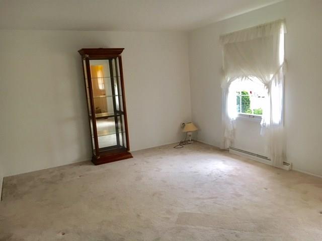 285 Foxcroft Road Pittsburgh, PA 15220 - Photo 3 of 19 LIVING ROOM - A VERY WELL MAINTAINED HOME!