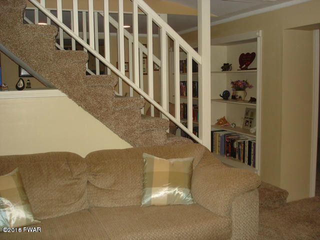 427 Gold Key Road Milford, PA 18337 - Photo 7 of 23