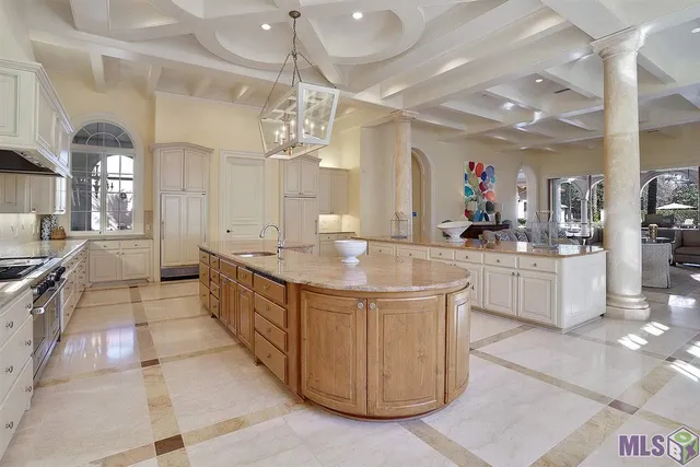 $14,000,000 | 11001 Highland Road, Baton Rouge, LA 70810