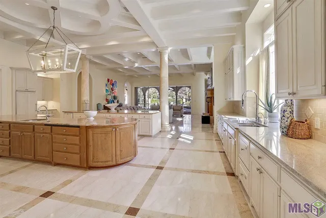 $14,000,000 | 11001 Highland Road, Baton Rouge, LA 70810