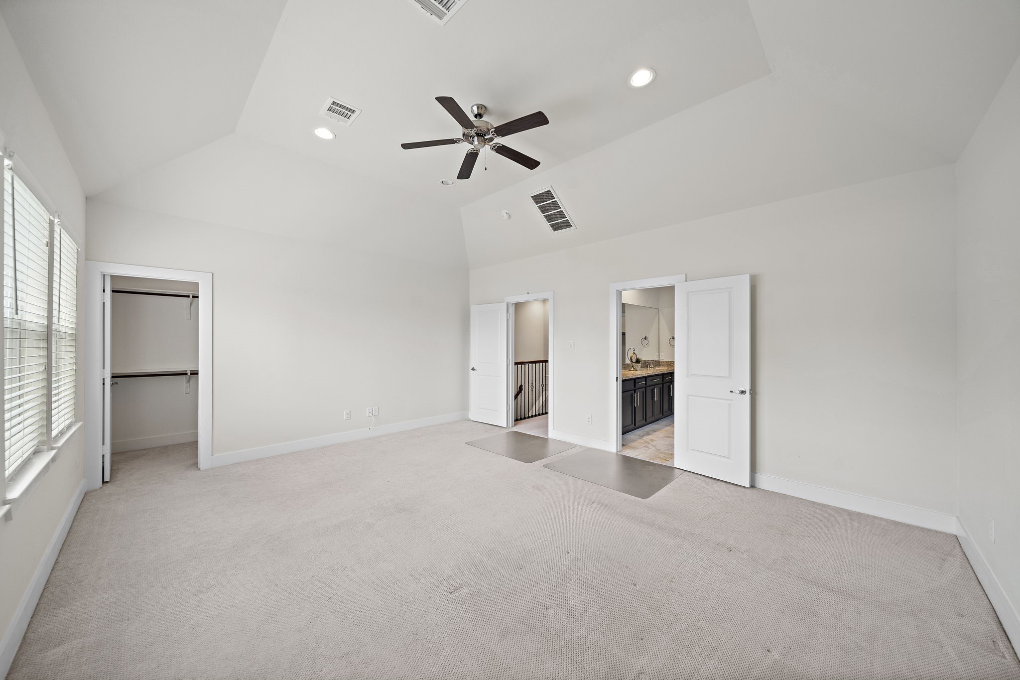 9517 Cedarpost Square Street Houston, TX 77055 - Photo 11 of 20 a view of an empty room with a window