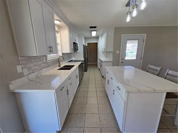 $1,700 | 121 Sunshine Drive, Des Allemands, LA 70030