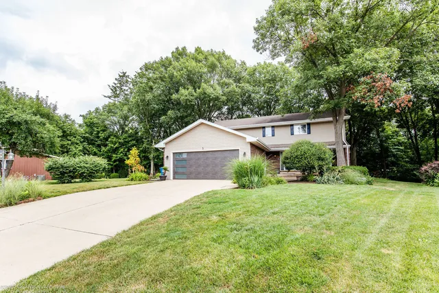 $425,000 | 5 Inverness Drive, Bourbonnais, IL 60914