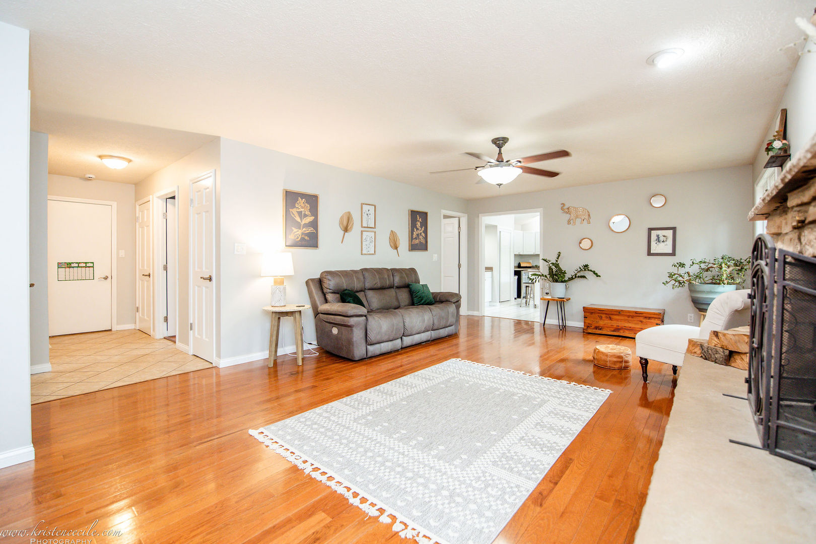 5 Inverness Drive Bourbonnais, IL 60914 - Photo 17 of 90 a living room with furniture and a table