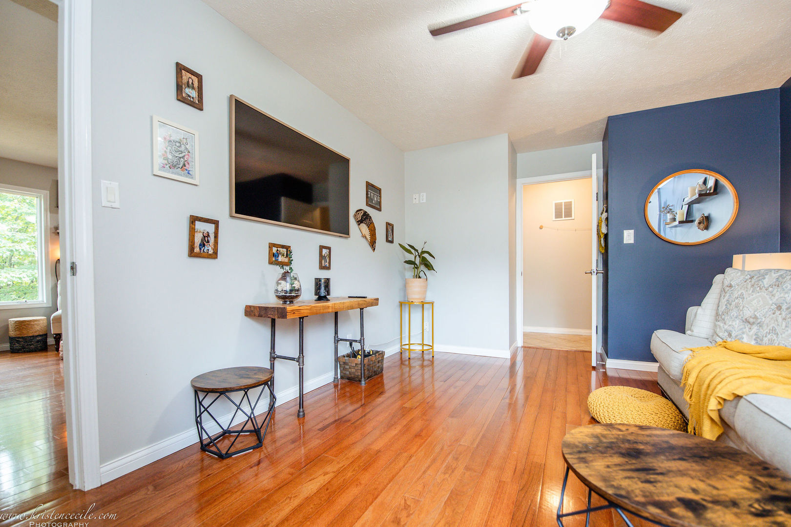 5 Inverness Drive Bourbonnais, IL 60914 - Photo 25 of 90 a living room with furniture and a flat screen tv