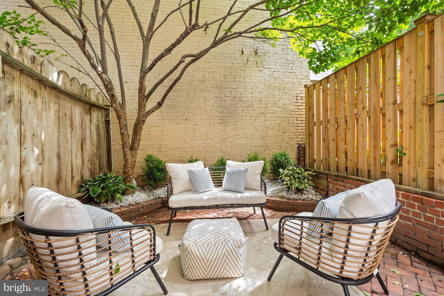 2702 Dumbarton Street Northwest Washington, DC 20007 - Photo 8 of 11
