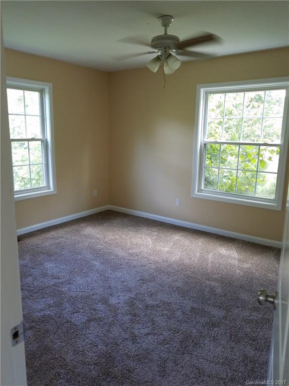 67 Pinewood Road Asheville, NC 28805 - Photo 11 of 17 Gallery Image 11