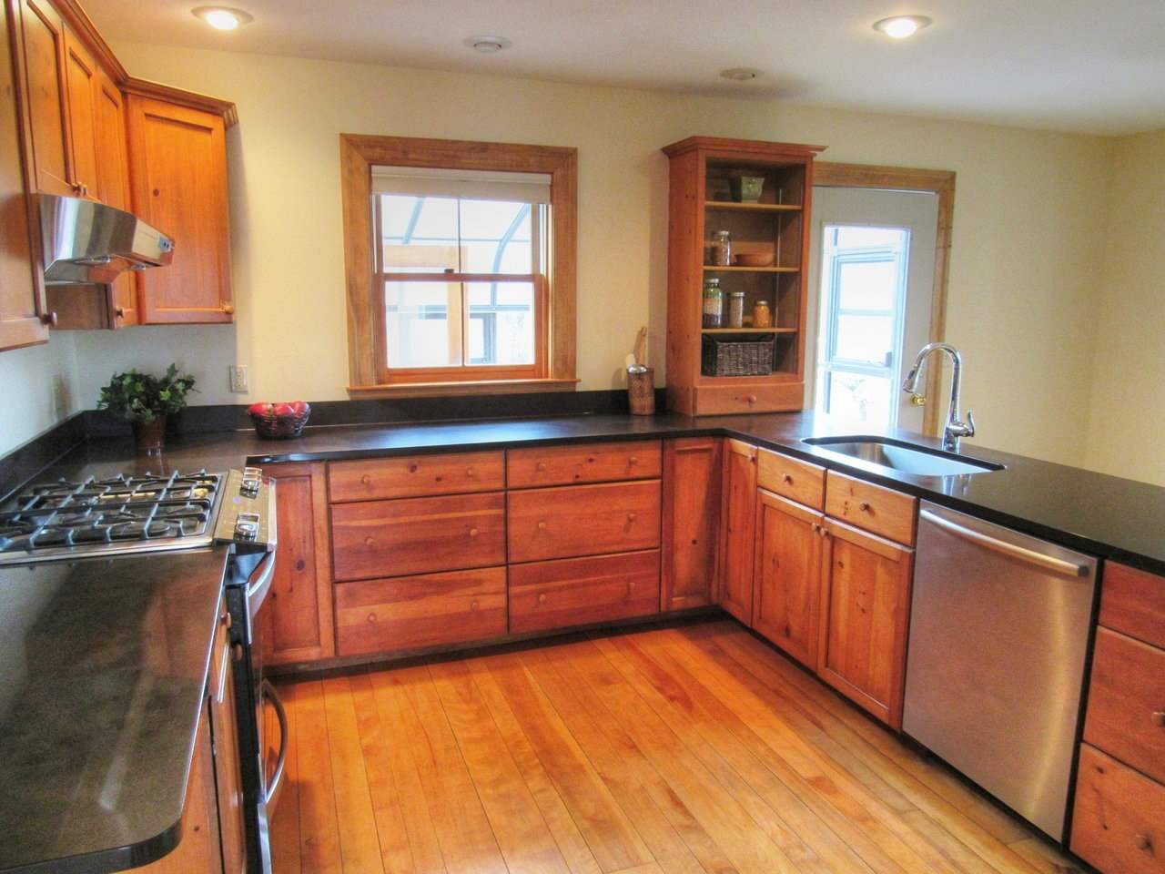 3594 South Road Williston, VT 05495 - Photo 29 of 36