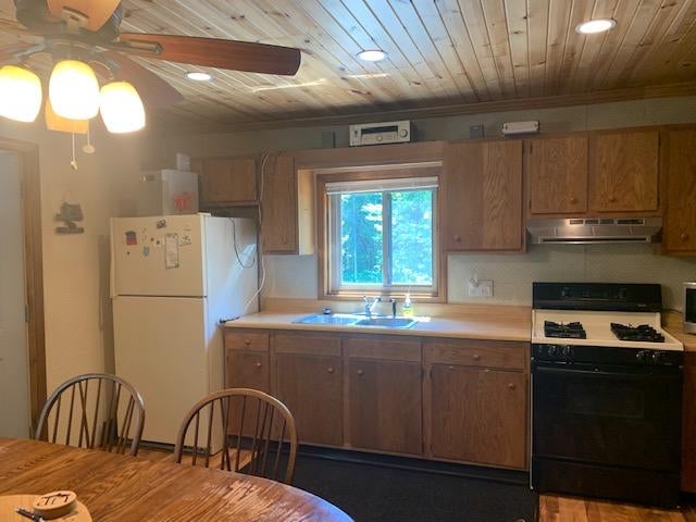 9561 North Whitefish Point Road Paradise, MI 49768 - Photo 10 of 21 Gallery Image 10