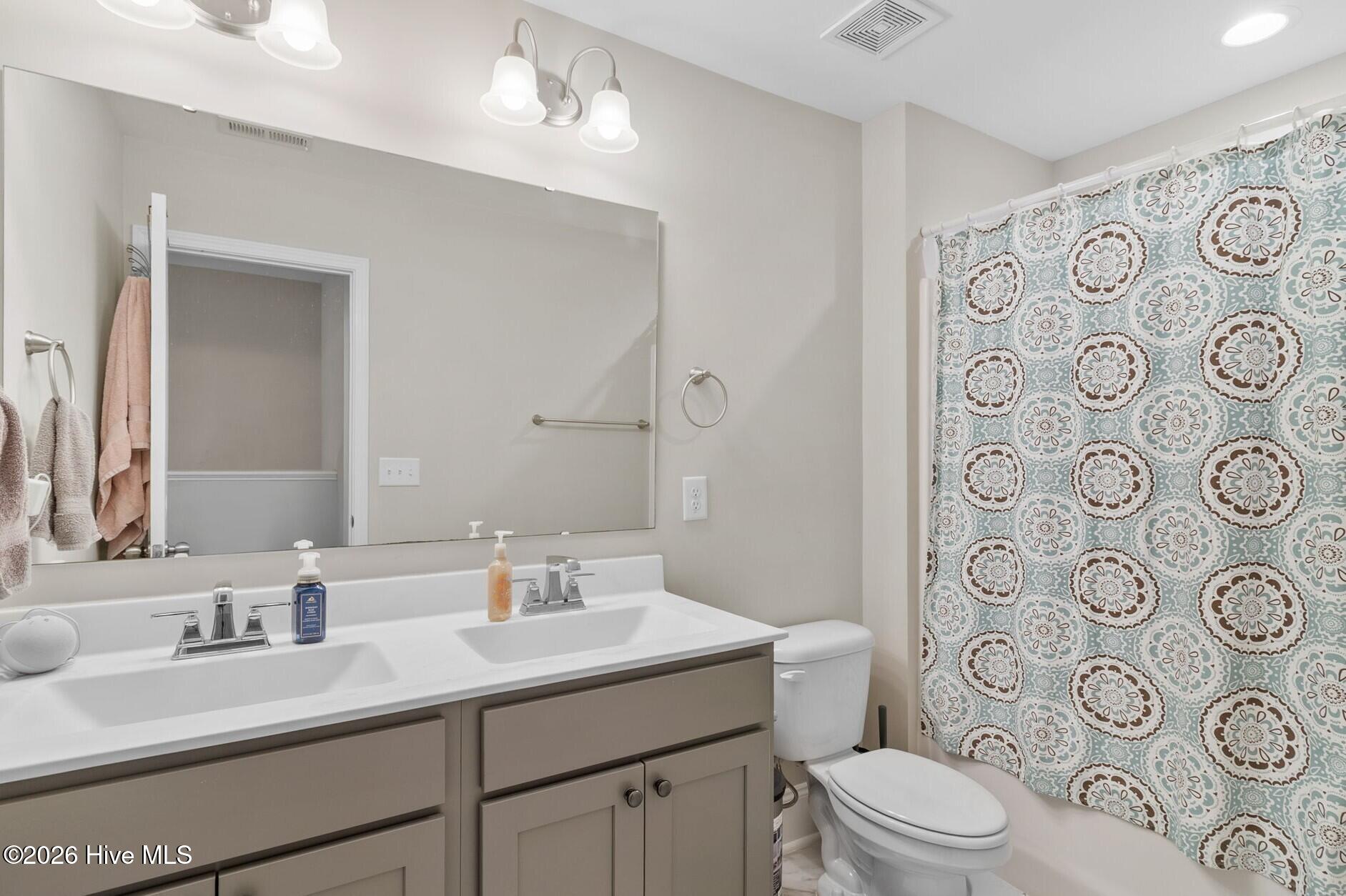 487 Kerr Lake Road Aberdeen, NC 28315 - Photo 14 of 37 guest bath