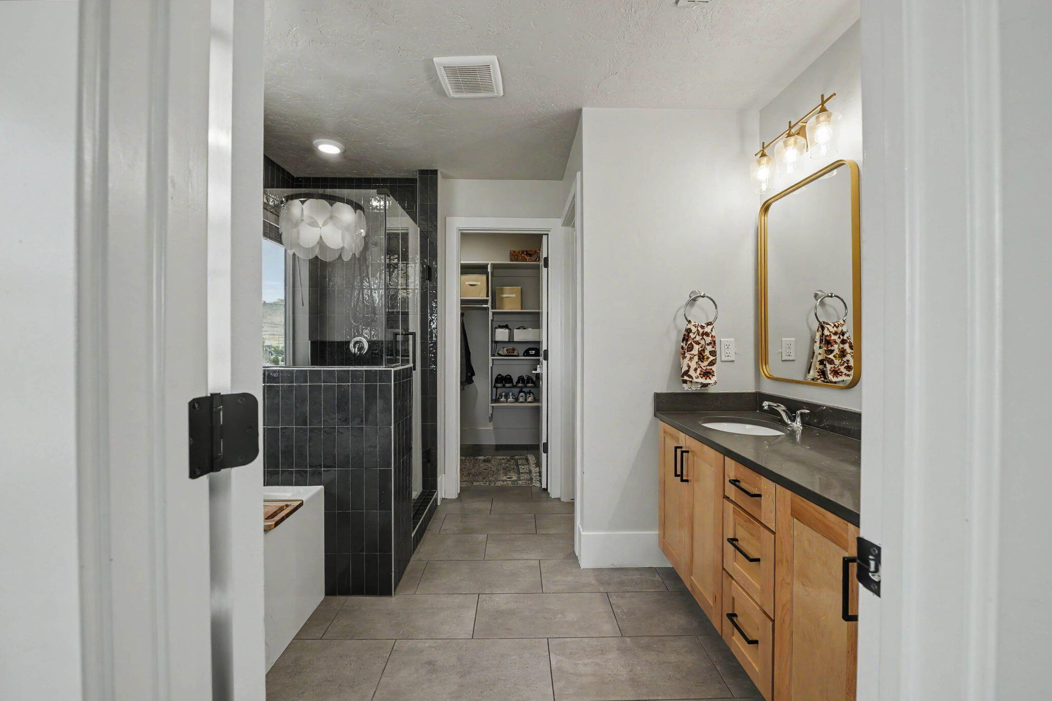 744 West Sunfire Lane St. George, UT 84790 - Photo 19 of 56 Primary Bathroom