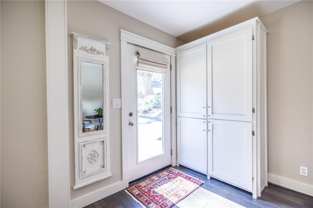 660 Scott Circle Decatur, GA 30033 - Photo 3 of 40