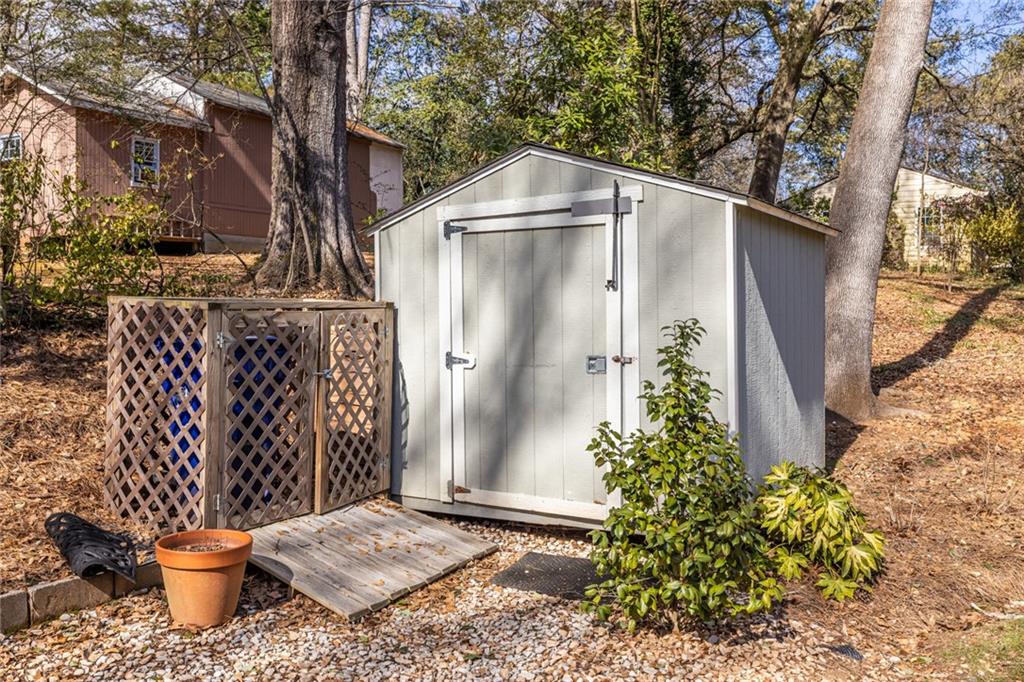 660 Scott Circle Decatur, GA 30033 - Photo 32 of 40