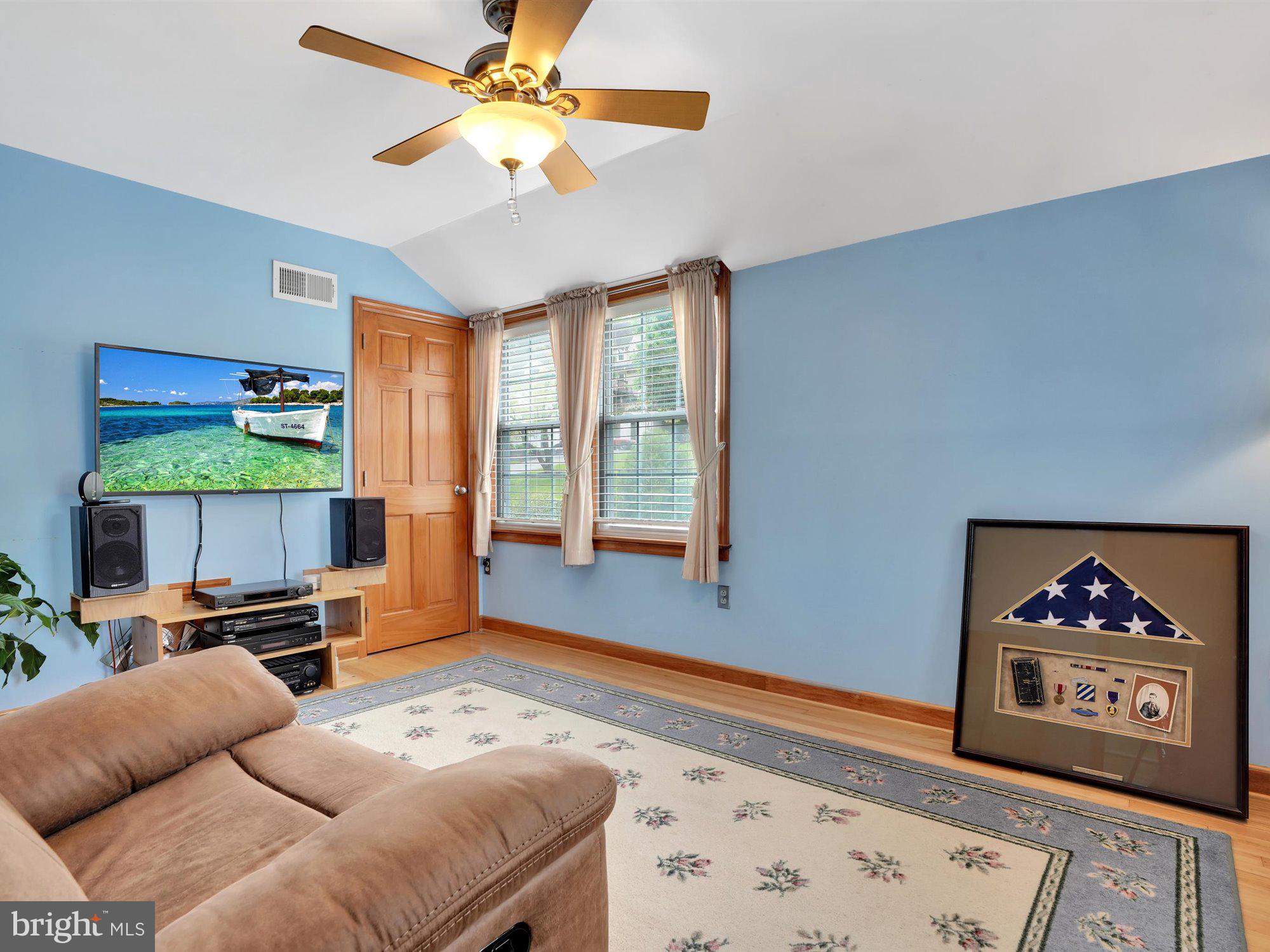 200 Country Club Road York, PA 17403 - Photo 12 of 22 Upstairs bedroom 1