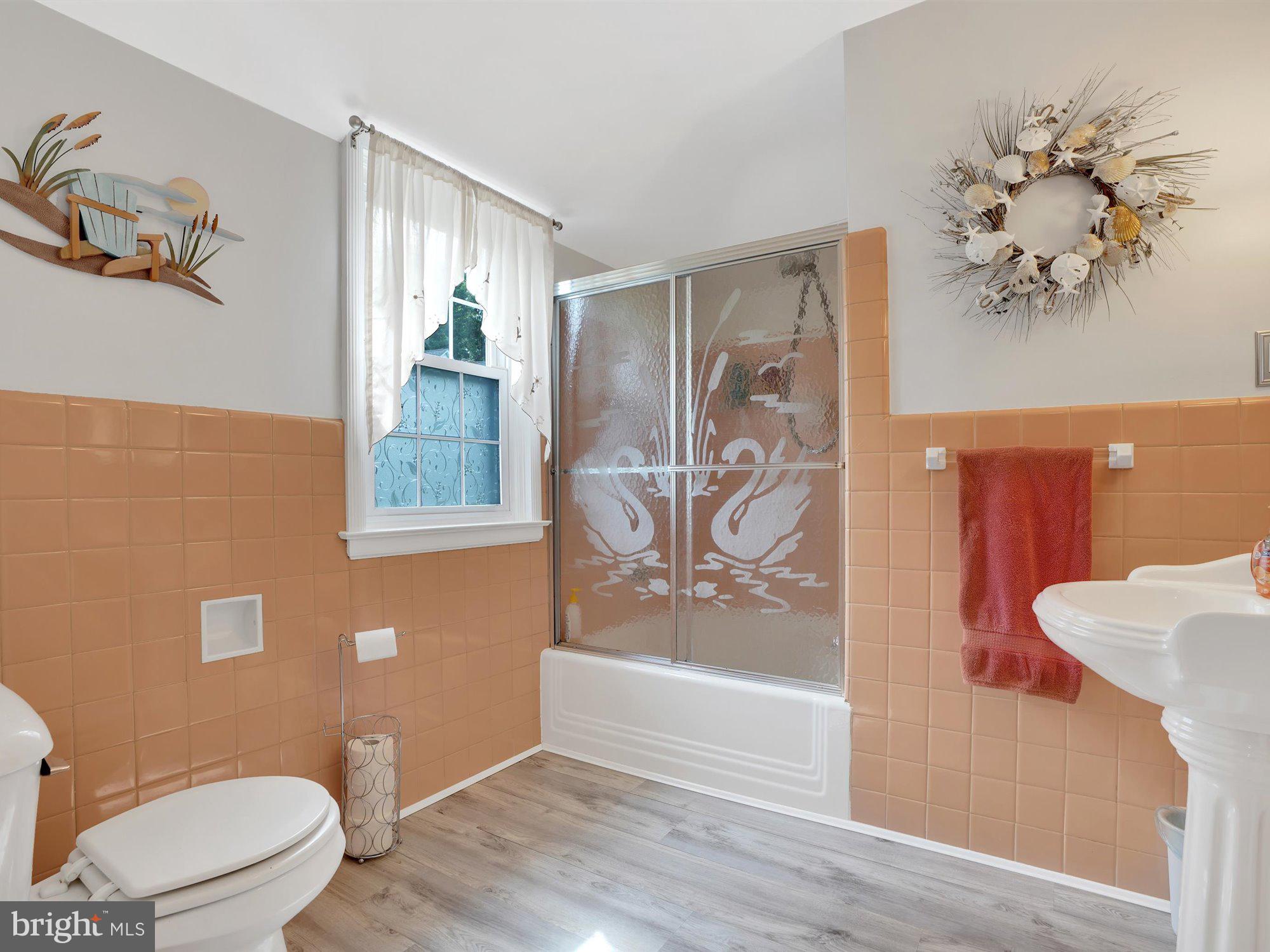 200 Country Club Road York, PA 17403 - Photo 15 of 22 Full bath 1