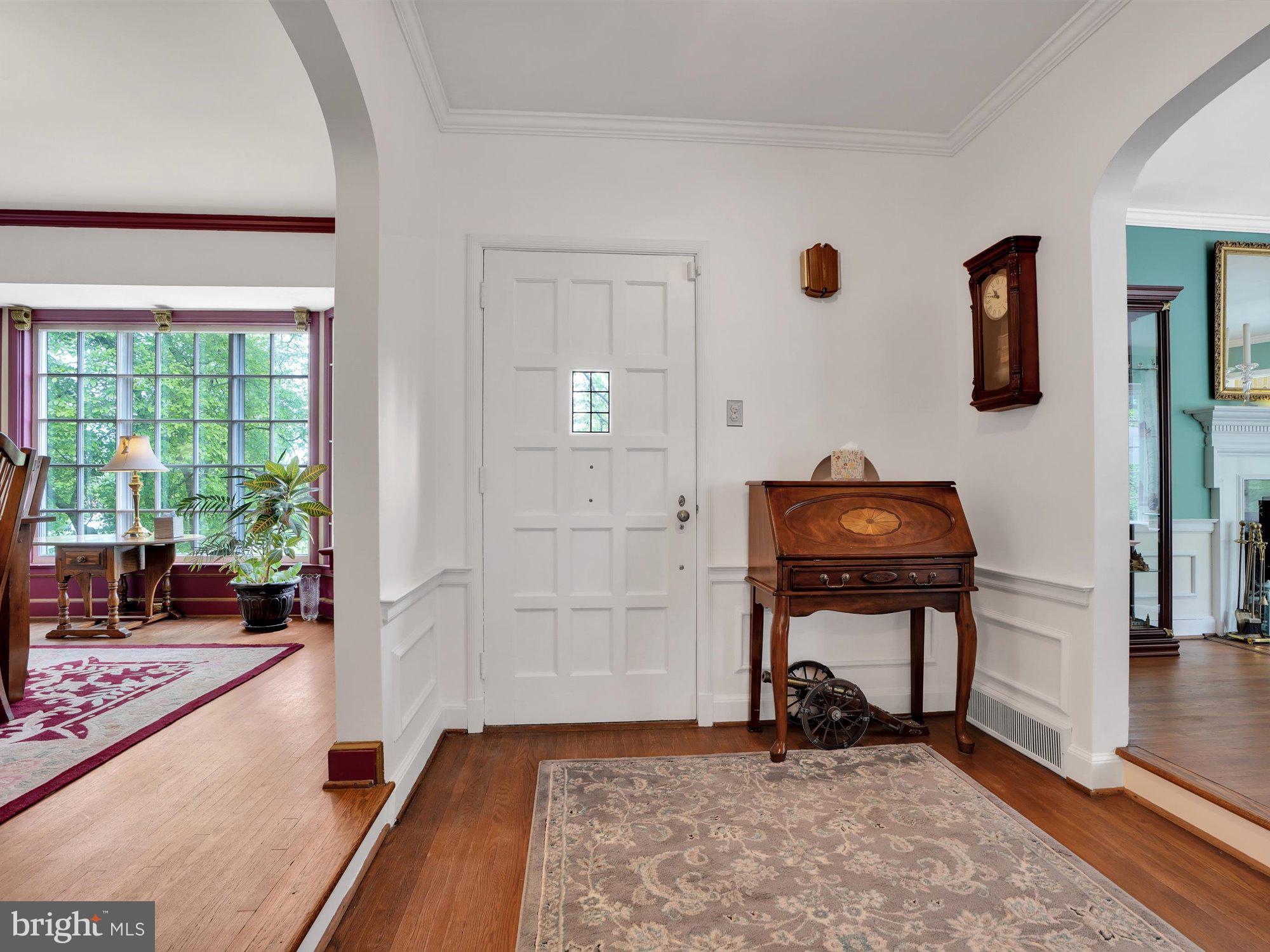 200 Country Club Road York, PA 17403 - Photo 4 of 22 Foyer