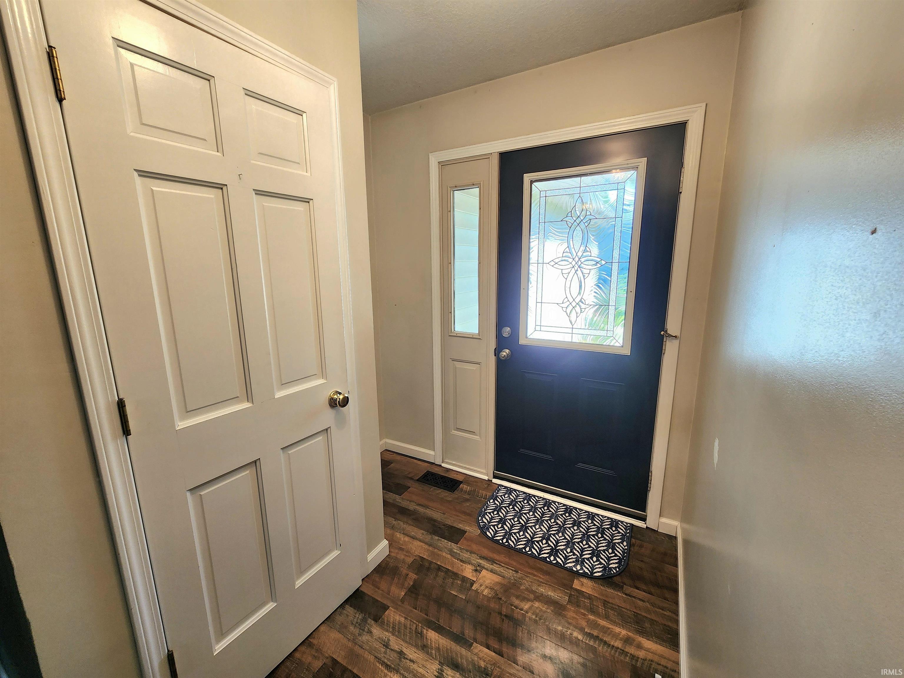 9421 Mill Ridge Run Fort Wayne, IN 46835 - Photo 5 of 27