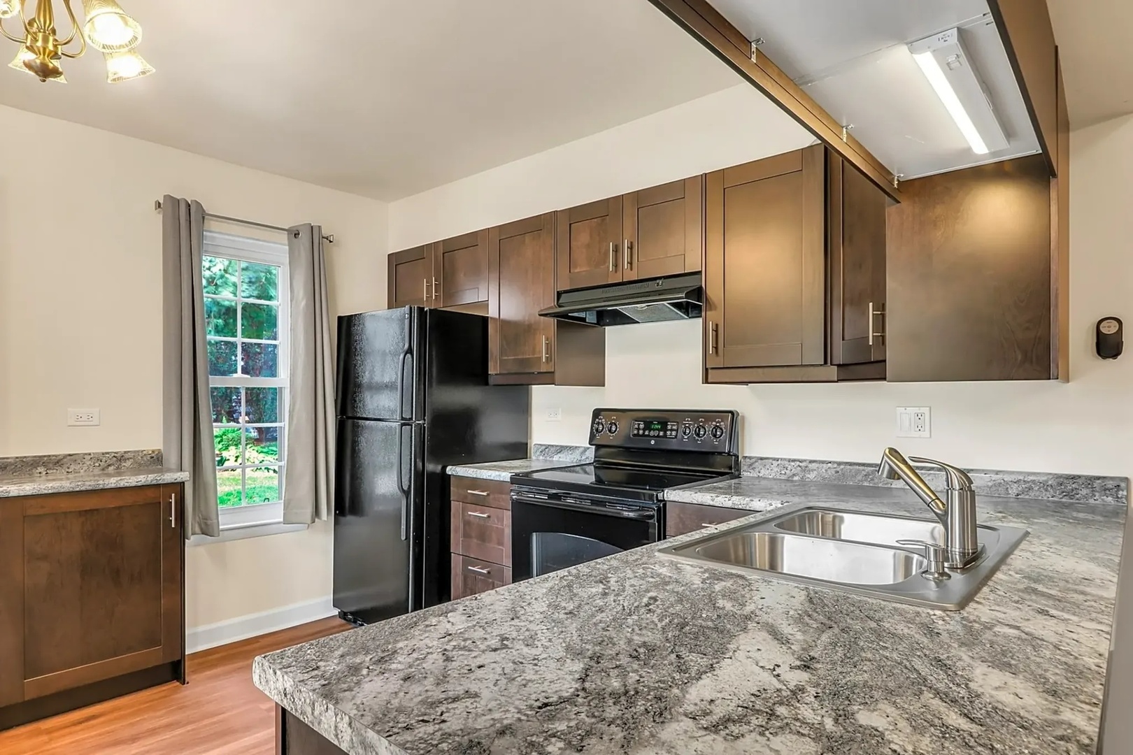 719 Wakefield Road Gurnee, IL 60031 - Photo 5 of 20