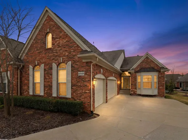 $684,999 | 2747 Castlemartin Court, Oakland, MI 48306