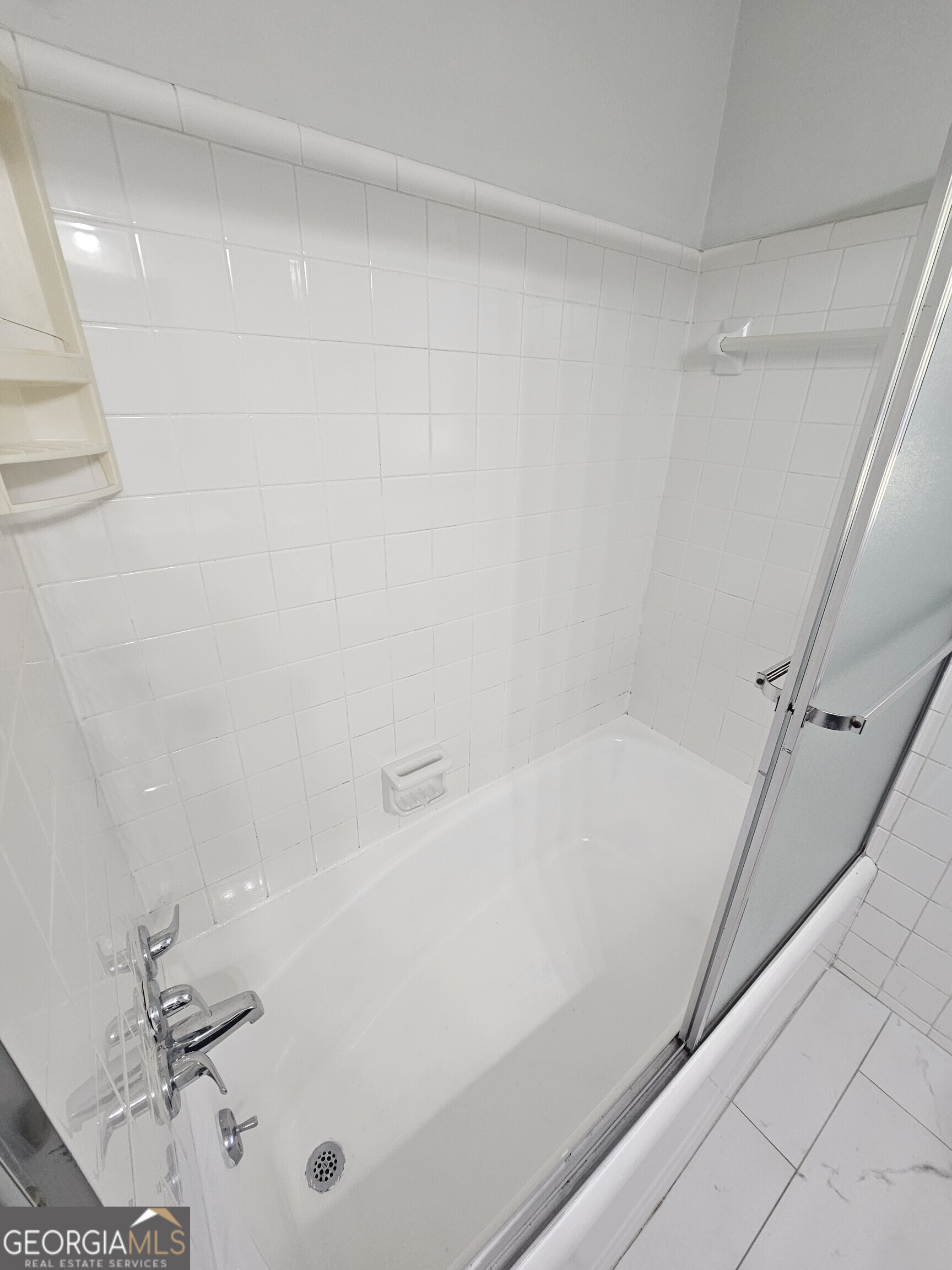 3750 Citation Drive Decatur, GA 30034 - Photo 40 of 44 a bathroom with a bathtub