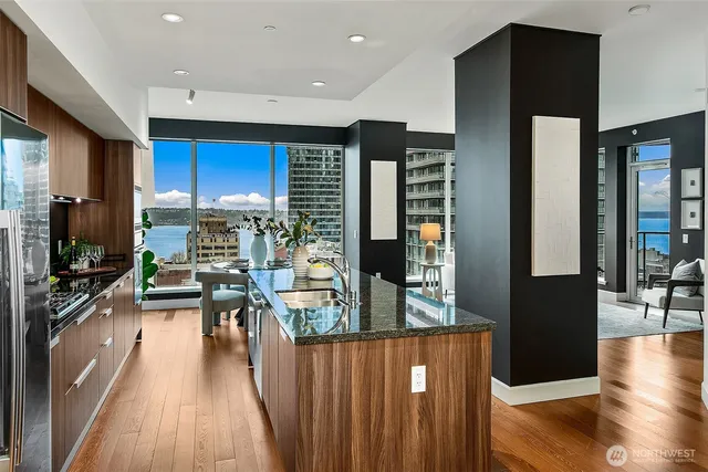$1,450,000 | 1920 4th Avenue, Unit 1702, Seattle, WA 98101
