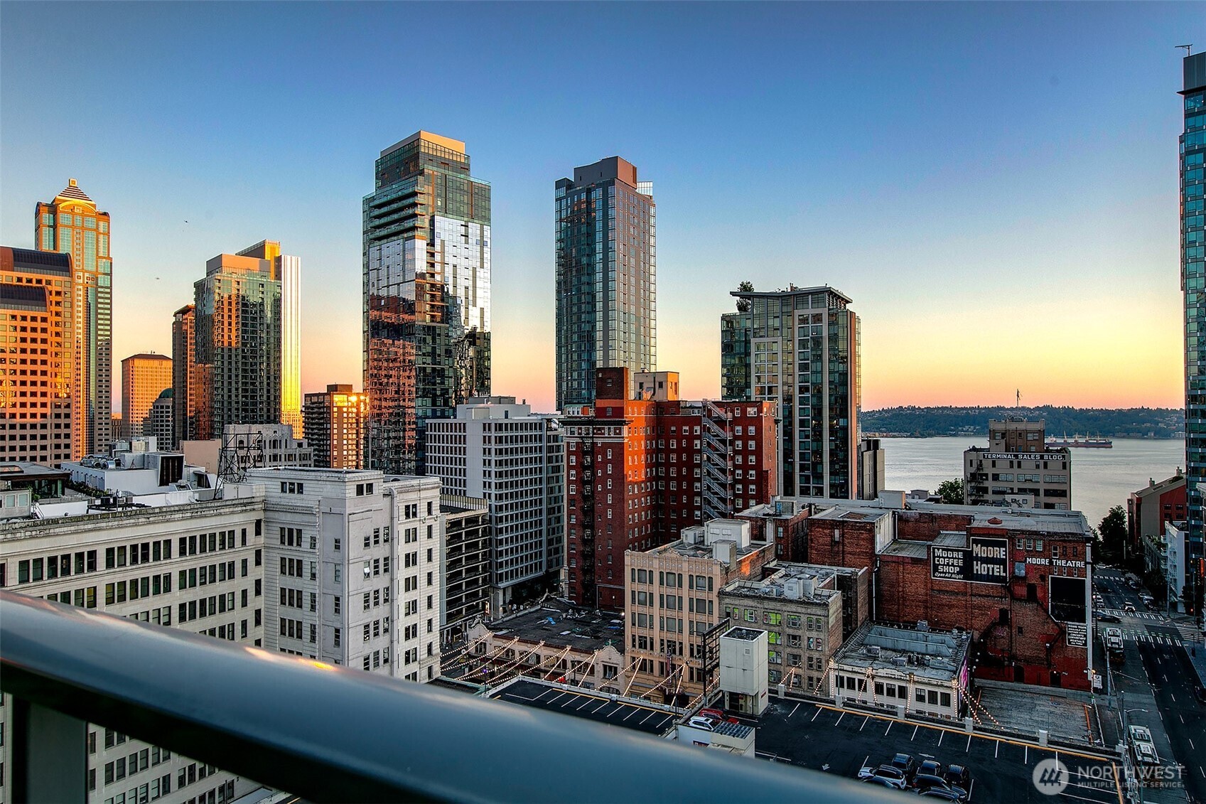 1920 4th Avenue, Unit 1702 Seattle, WA 98101 - Photo 5 of 38