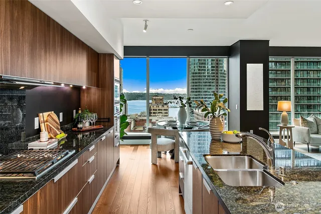 $1,450,000 | 1920 4th Avenue, Unit 1702, Seattle, WA 98101