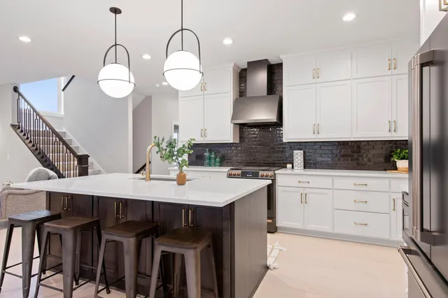 $799,900 | 636 Parkside Court, Eagan, MN 55123